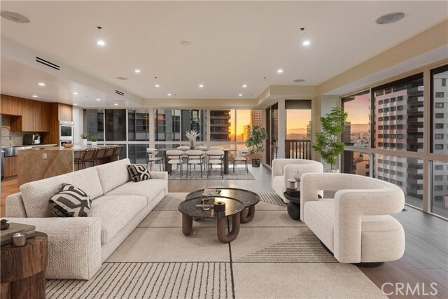 Building Photo - 10750 Wilshire Blvd Unit 901