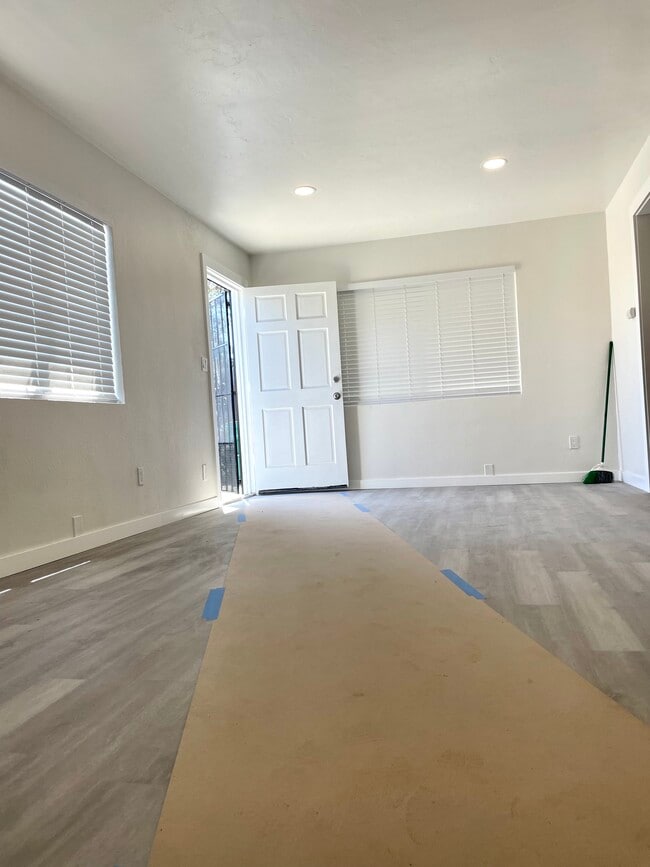 Photo - 4328 Poplar St