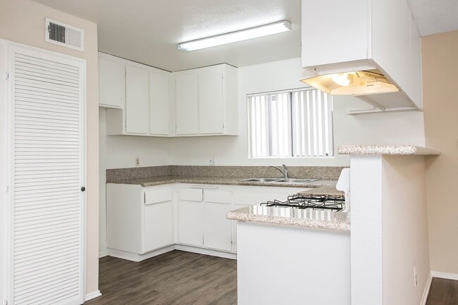 Photo - 1351 Elm Ave