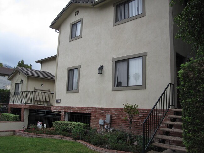 Photo - 1206 Viola Ave