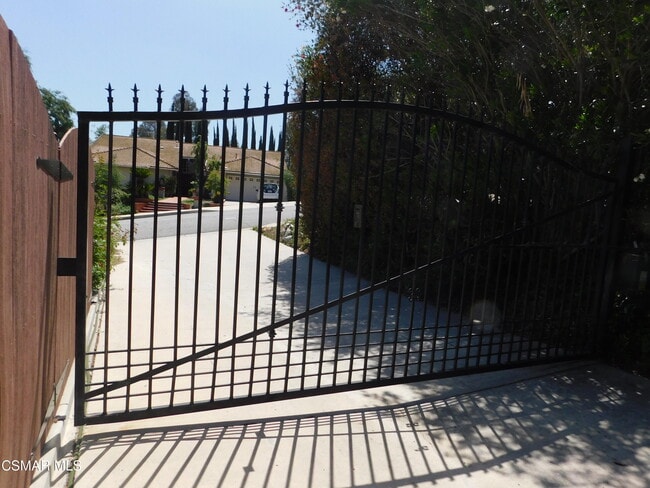 Photo - 27437 Freetown Ln