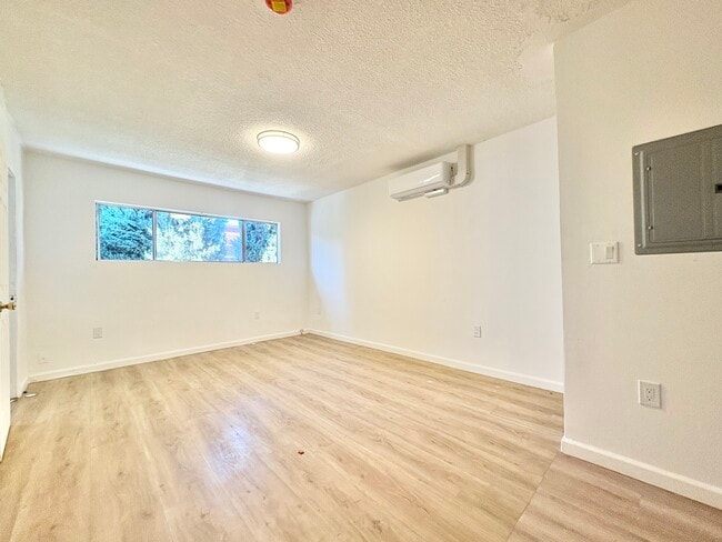 Photo - 11604 Sylvan St Unit 11