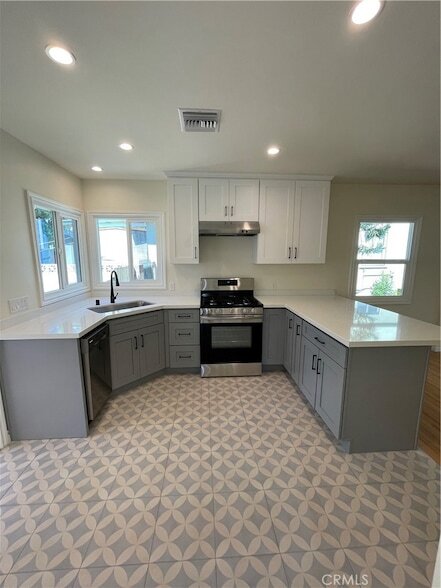 Photo - 1127 N Verdugo Rd