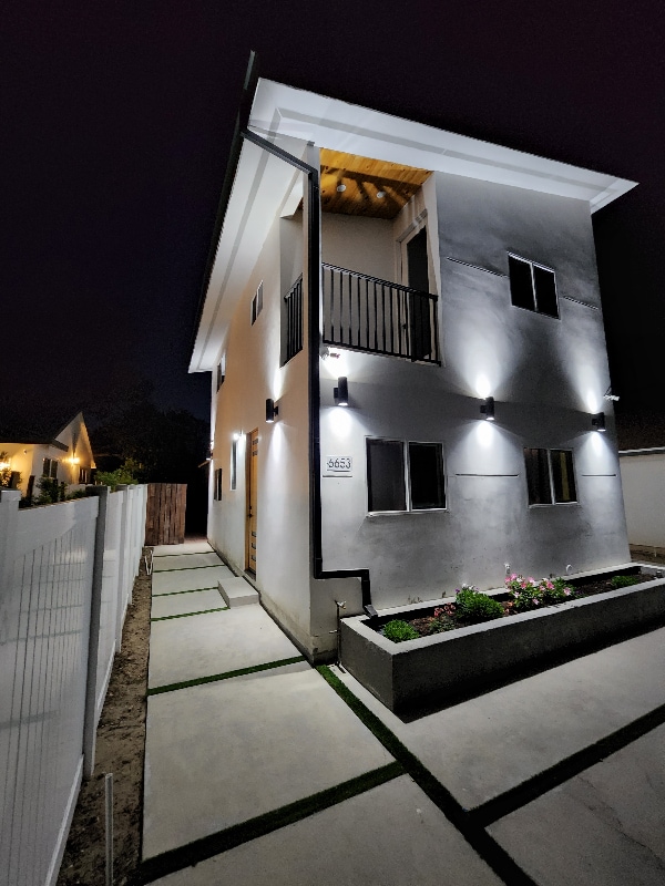 Building Photo - 6653 Melba Ave Unit 2