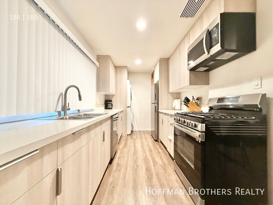 Photo - 1530 S Westgate Ave Unit 1530