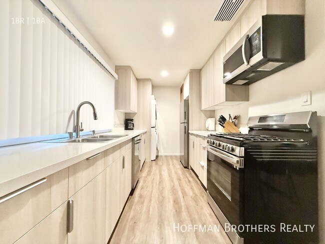 Building Photo - 1530 S Westgate Ave Unit 1530