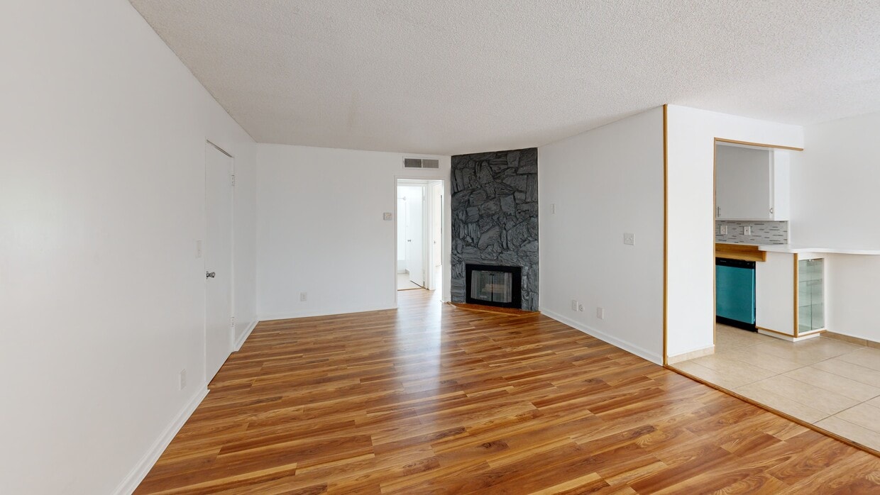 3D Tour - Burbank Villas