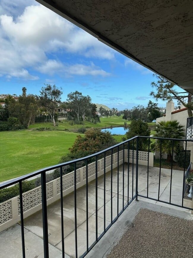 Building Photo - 2507 Navarra Dr Unit 204 Rental