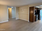 Photo - 846 Lindawood St