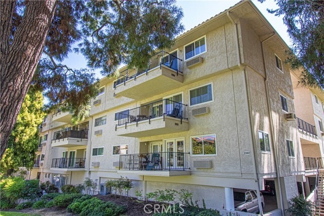 Building Photo - 2391 Via Mariposa W Unit 3A