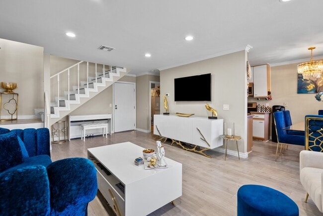 Photo - 121 Sinclair Ave Unit 213