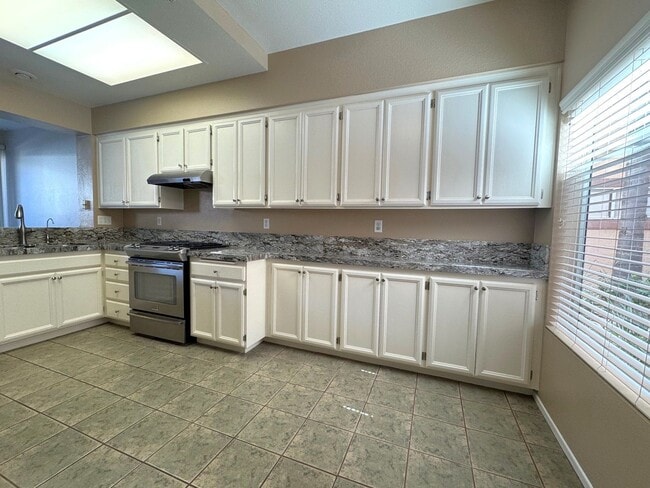 Photo - Beautifully Upgraded 2 Bed / 2.5 Bath Townhome in Tristan Community – Rancho San Diego