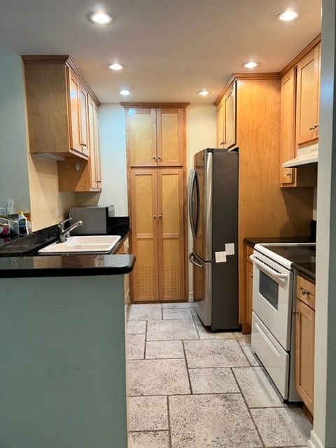 Kitchen - 7740 Redlands St Unit G1084