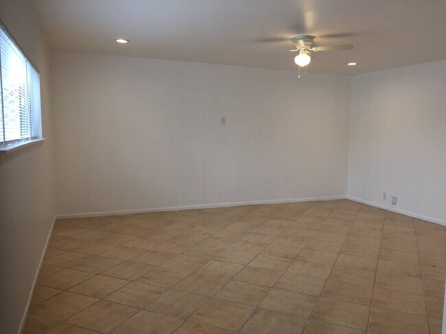 Photo - 640 N Fuller Ave Unit Guest House