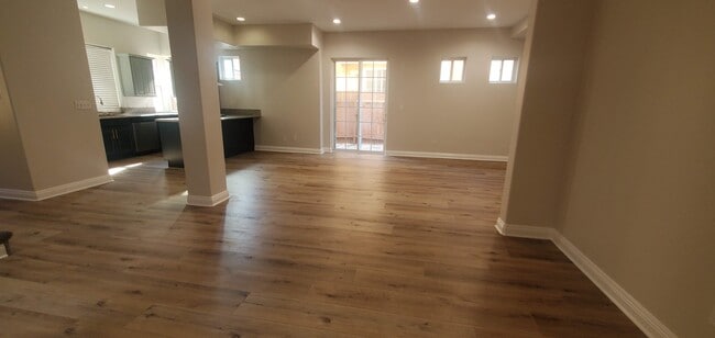 Photo - 1614 W 146th St