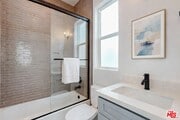 Photo - 525 Normandie Ave