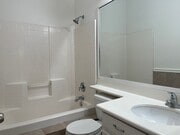 Photo - Spacious 5-bedroom, 3-bathroom home in Ade...