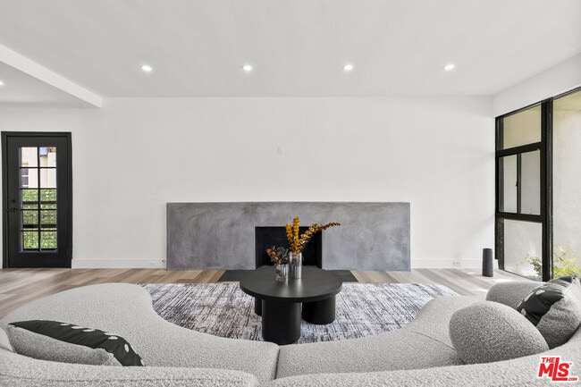 Photo - 130 Le Doux Rd