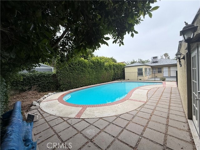 Building Photo - 527 S Orchard Dr