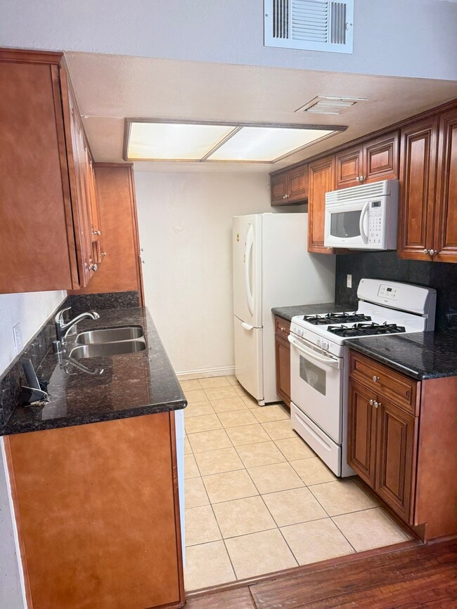 Photo - 77 N Michigan Ave Unit 3