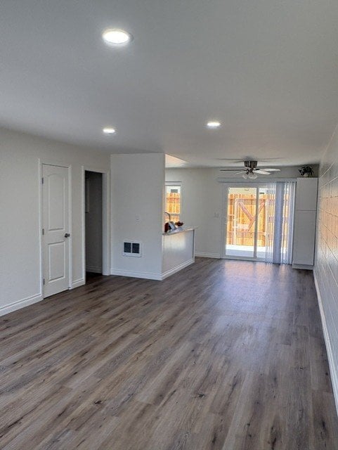 Building Photo - 4901 Heil Ave Unit Lg-1 Bedroom