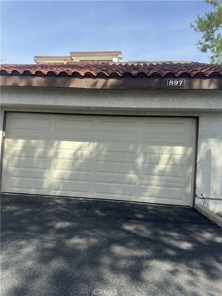 Photo - 897 Wabash Ct