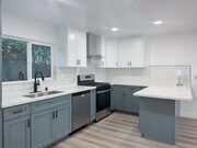 Photo - Freshly Renovated 3bd 2 ba in the heart of...