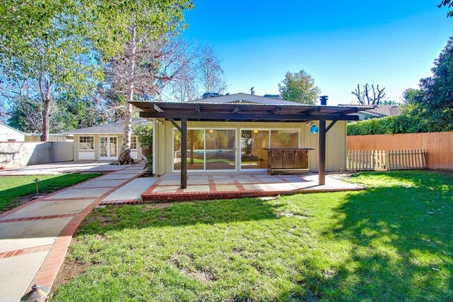 Photo - 5923 Jumilla Ave