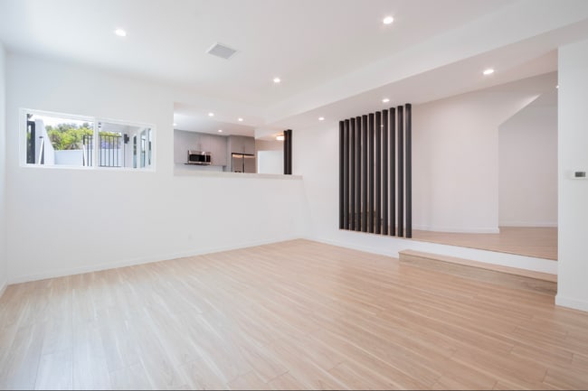 Photo - 1346 N Stanley Ave Unit 1