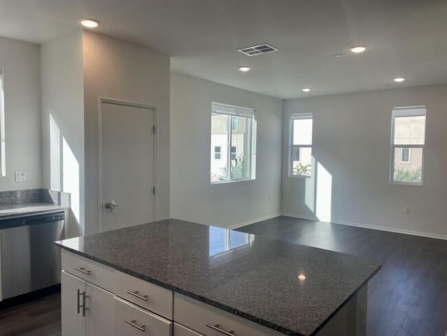 Photo - 5208 Surfwalk Wy Unit 154