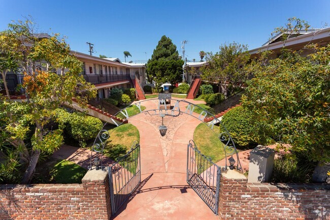 Building Photo - Large 2bd/1ba in Charming Complex Unit 3052 1/4 Rental