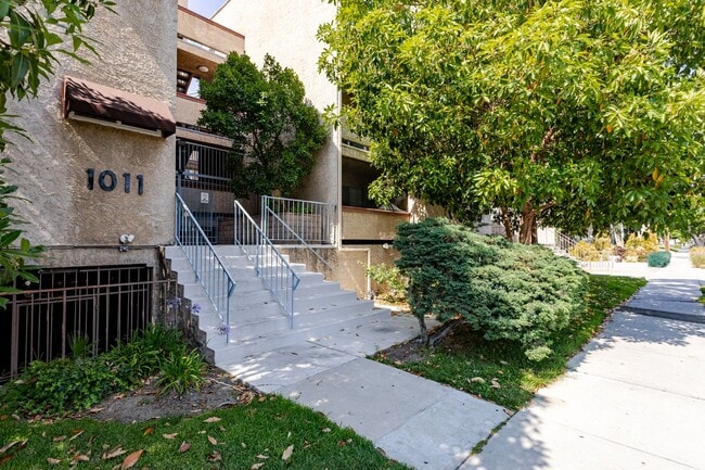 ? Spacious 2 Bed, 2 Bath in Prime Glendale... - ? Spacious 2 Bed, 2 Bath in Prime Glendale... Condo Unit California (Glendale)