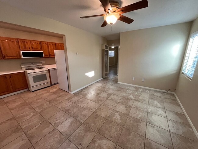 Photo - kl303r Unit 4016