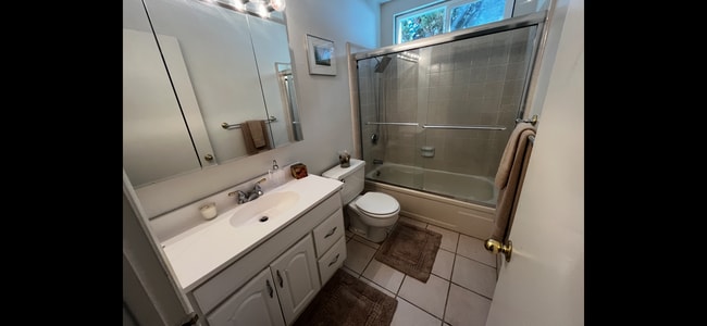 Photo - 3319 Holloway St