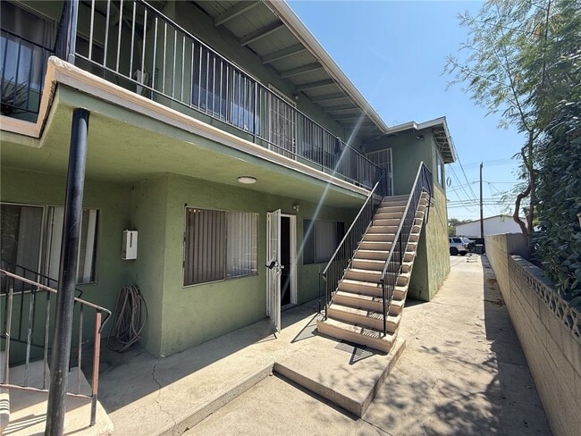 Building Photo - 414 N San Gabriel Ave Unit 2 Rental