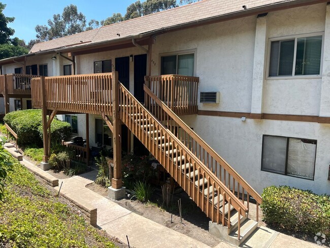 Building Photo - Cozy 1 Bedroom Condo with Walk-In Closet &...