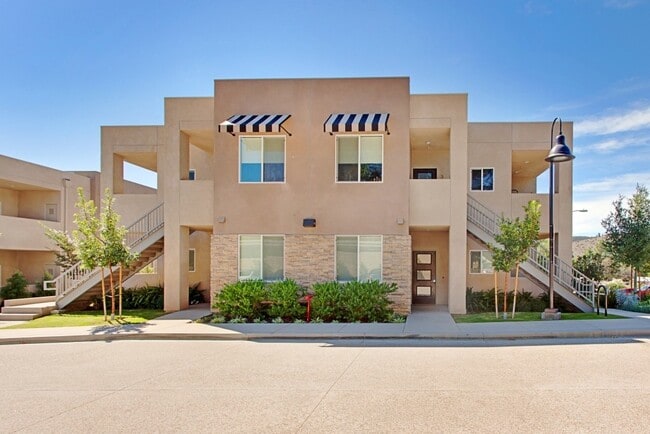 Building Photo - Gorgeous 2 bedroom 2 bath Unit 94- #2