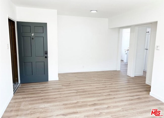 Photo - 510 E Arbor Vitae St