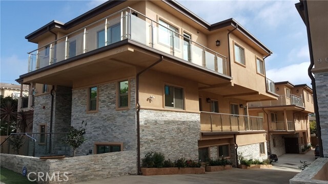 Photo - 910 17th St Townhome