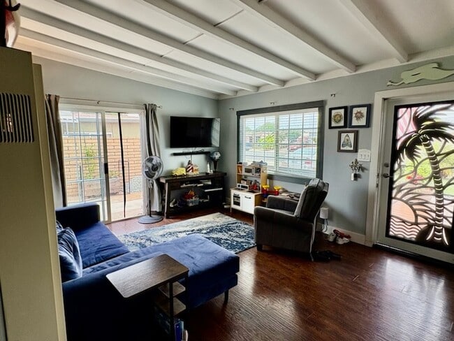 Photo - 1238 Essex St