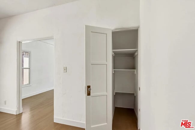 Photo - 3429 Edgehill Dr Unit 3