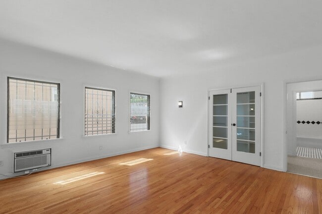 Photo - 6282 Commodore Sloat Dr Apartment