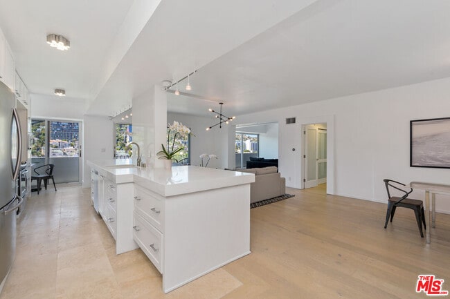 Photo - 838 N Doheny Dr Unit 1105