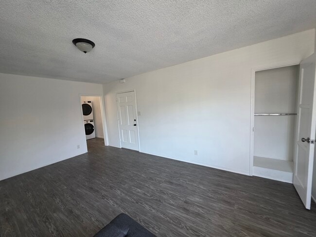 Photo - 1349 W 35th Pl Unit 2
