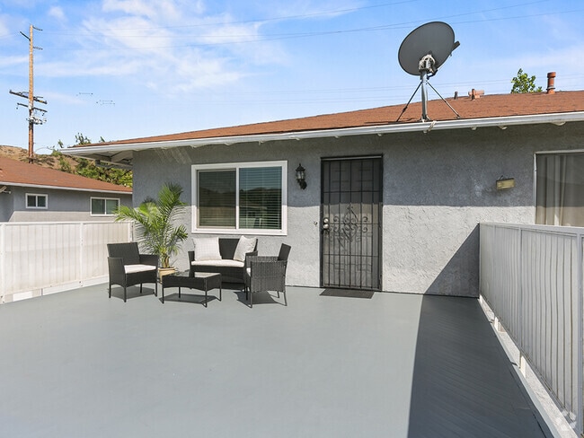 Building Photo - 20757 Plum Canyon Rd Rental