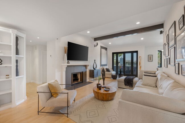 Photo - 4600 Via Dolce Unit 4600 Via Dolce #301 Marina del Rey CA 90292