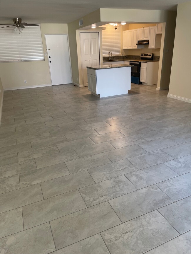 Photo - 6979 Palm Ct Unit J132