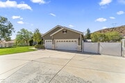 Photo - "Spacious Ranch Style 4-Bedroom Oasis with... Apartment