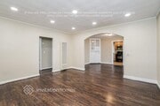 Photo - 10018 Silverton Ave