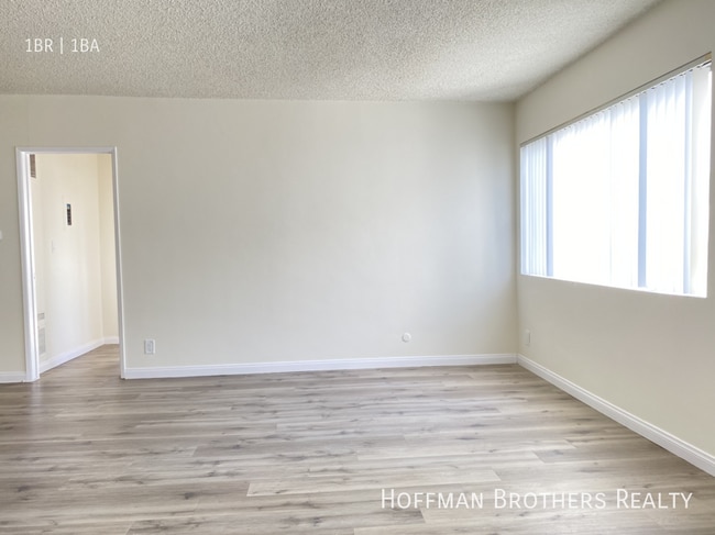 Photo - 7010 Lanewood Ave Unit 303